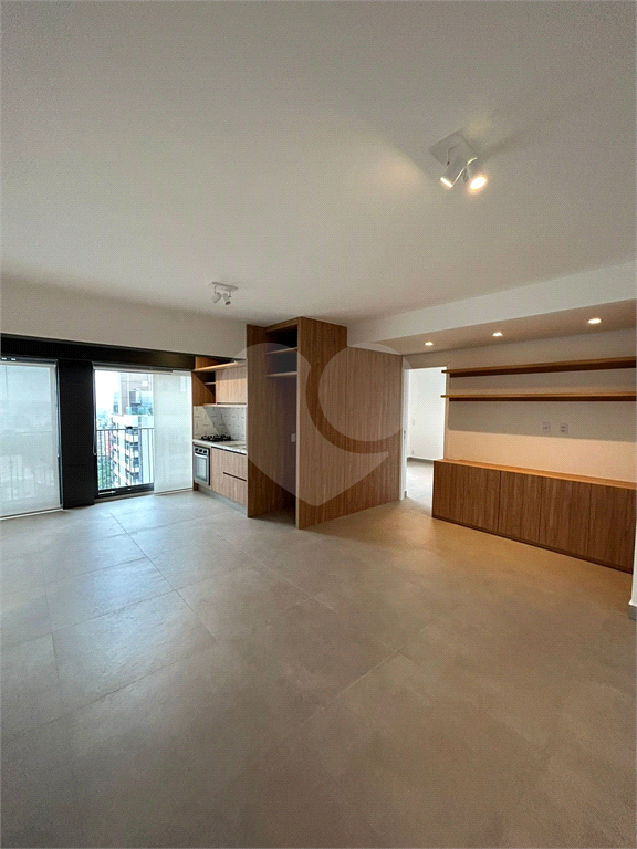 Apartamento na Oscar Freire - 2 suítes e 1 vaga - Andar alto 