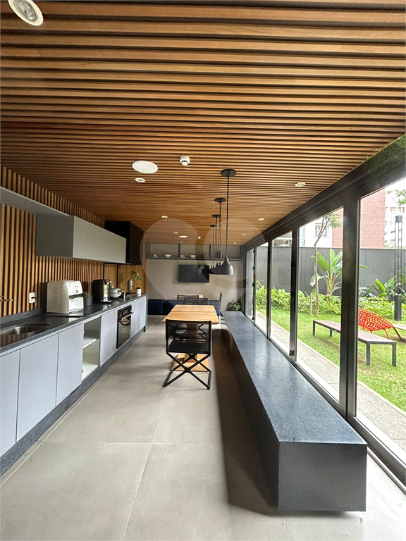 Apartamento na Oscar Freire - 2 suítes e 1 vaga - Andar alto 