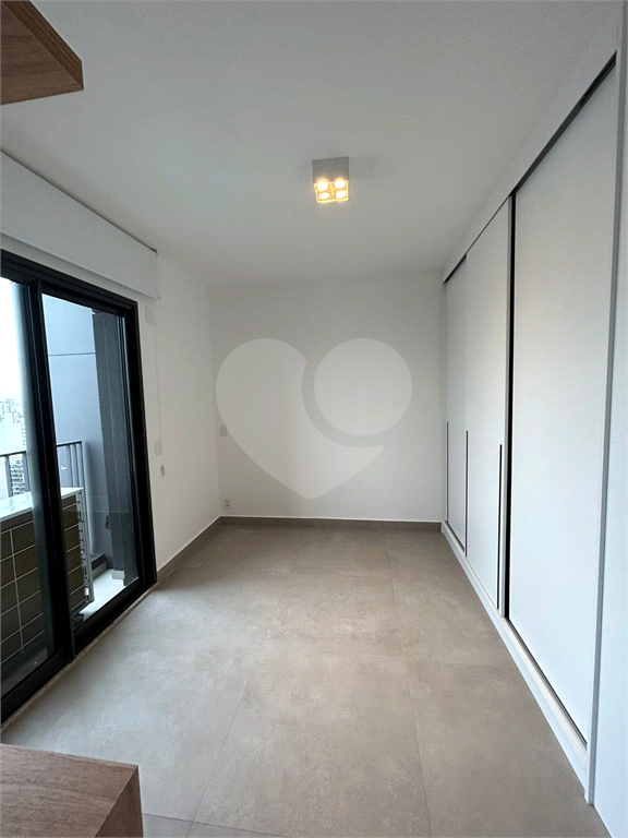 Apartamento na Oscar Freire - 2 suítes e 1 vaga - Andar alto 