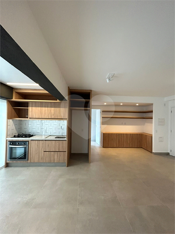 Apartamento na Oscar Freire - 2 suítes e 1 vaga - Andar alto 