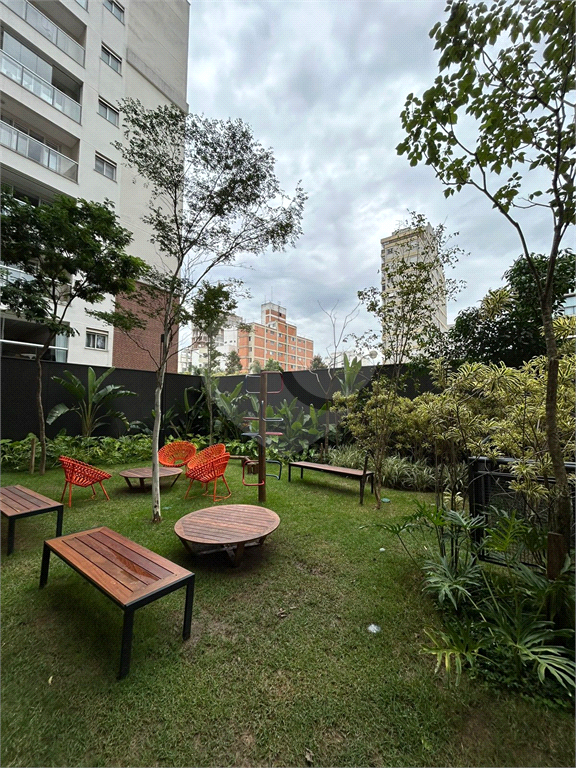 Apartamento na Oscar Freire - 2 suítes e 1 vaga - Andar alto 