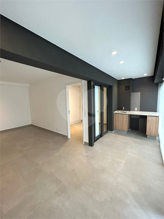 Apartamento na Oscar Freire - 2 suítes e 1 vaga - Andar alto 