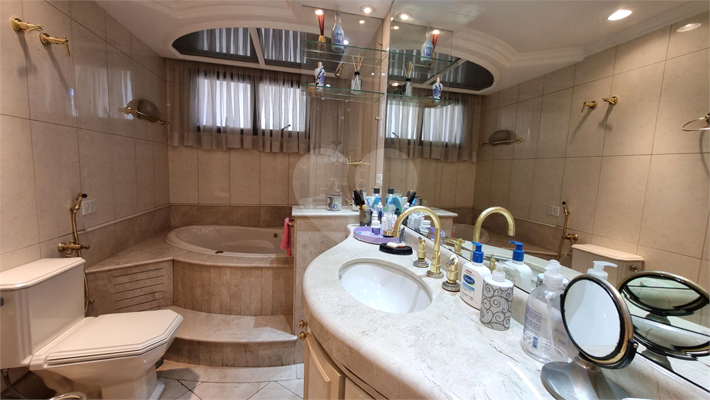 Apartamento à Venda | 218m² | 4 dormitórios  (3 suítes) | 3 vagas no Jardim São Paulo!
