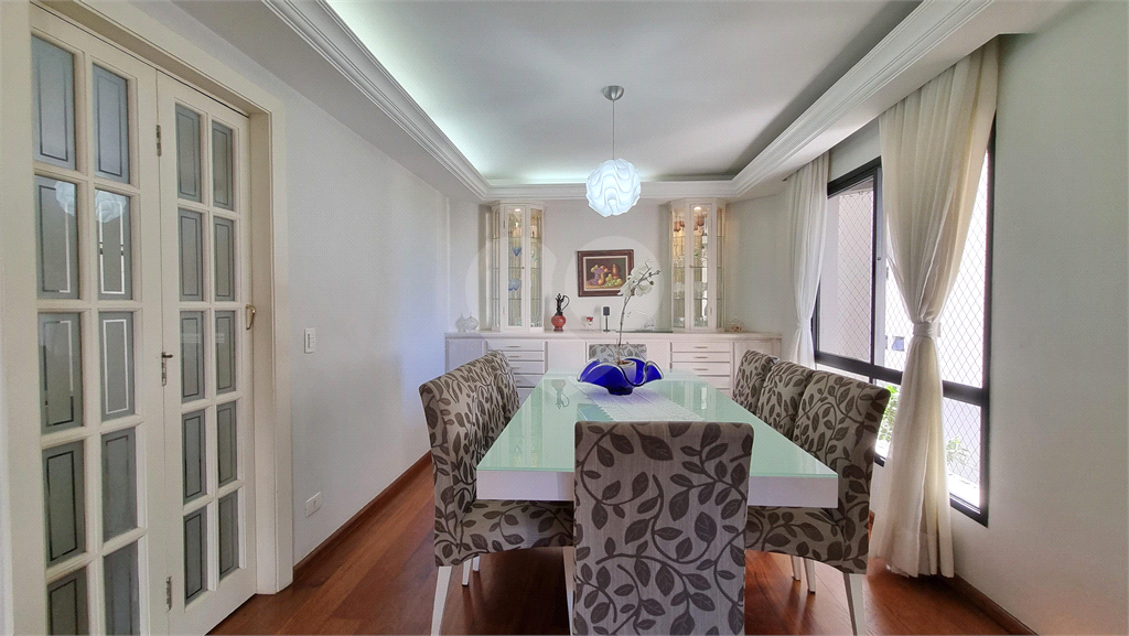Apartamento à Venda | 218m² | 4 dormitórios  (3 suítes) | 3 vagas no Jardim São Paulo!