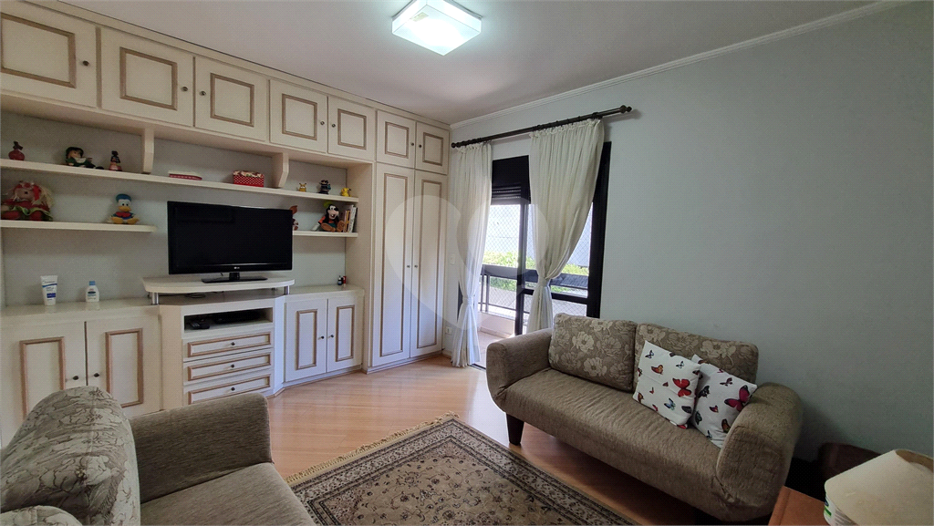 Apartamento à Venda | 218m² | 4 dormitórios  (3 suítes) | 3 vagas no Jardim São Paulo!
