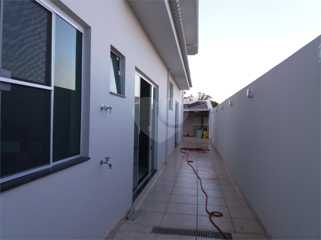 Casa à venda com 2 quartos, 400m² - Foto 11