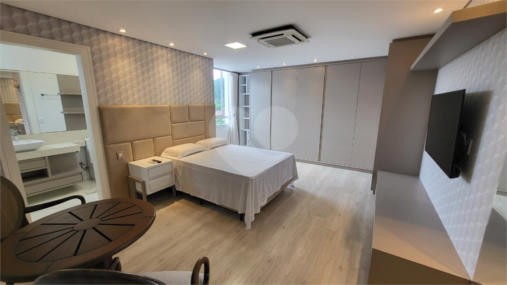 Triplex 517m² à venda em Canajurê 