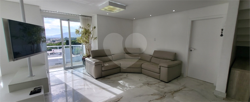 Triplex 517m² à venda em Canajurê 
