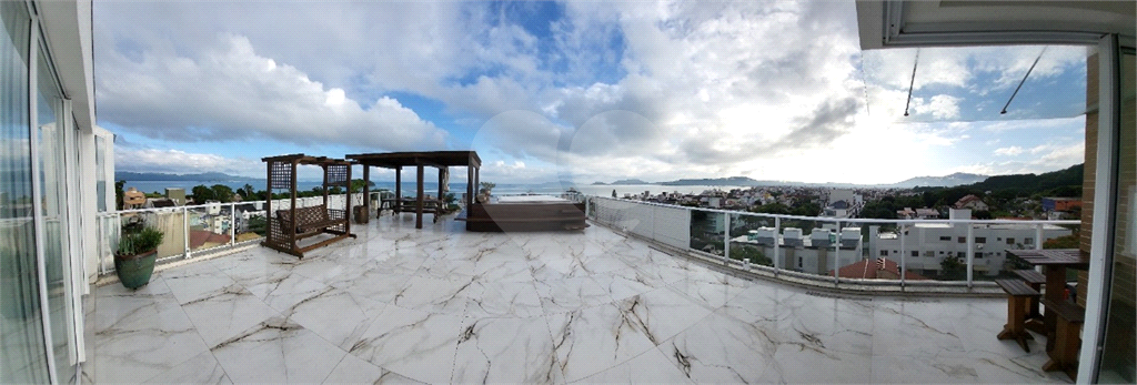 Triplex 517m² à venda em Canajurê 