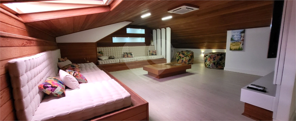 Triplex 517m² à venda em Canajurê 