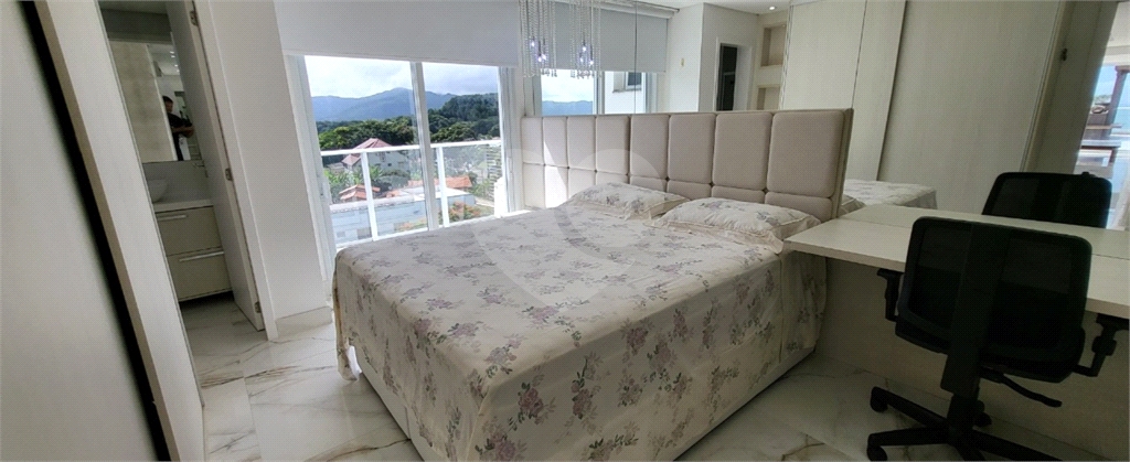Triplex 517m² à venda em Canajurê 