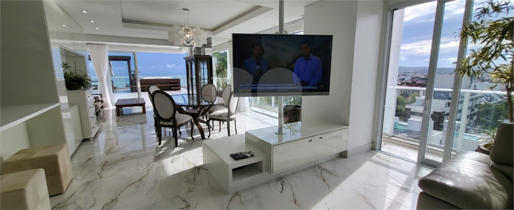 Triplex 517m² à venda em Canajurê 