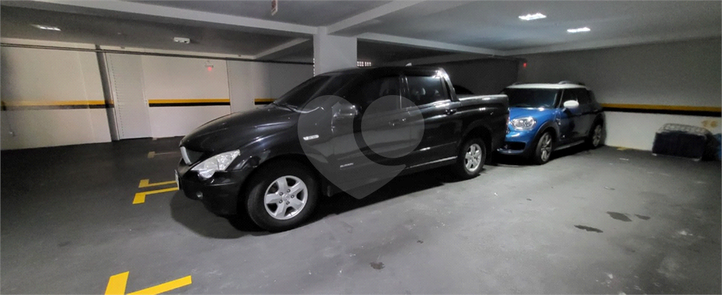 Triplex 517m² à venda em Canajurê 