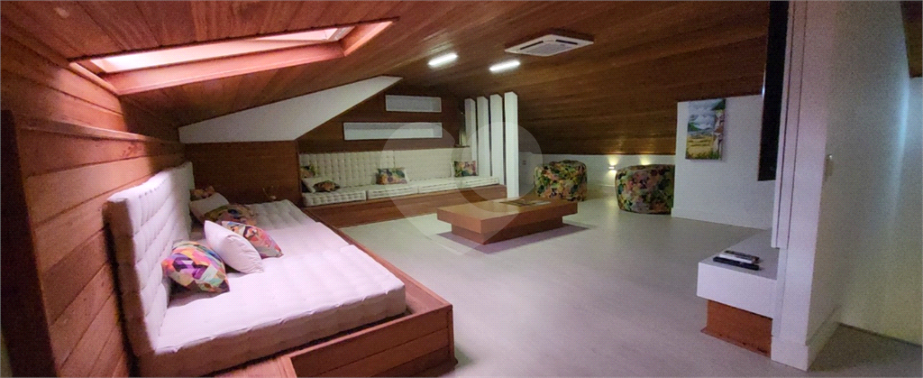 Triplex 517m² à venda em Canajurê 