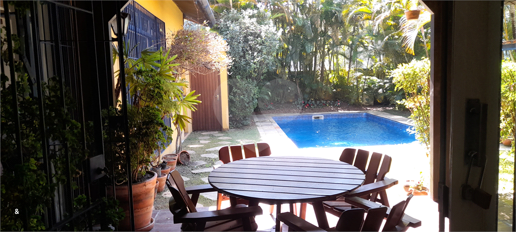 Sobrado para venda com 400 m² com 4 quartos em Real Parque