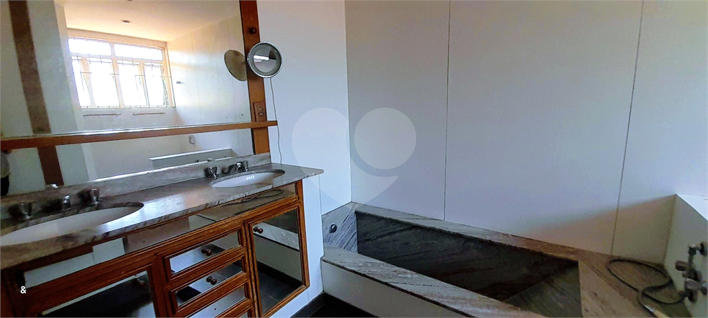 Sobrado para venda com 400 m² com 4 quartos em Real Parque