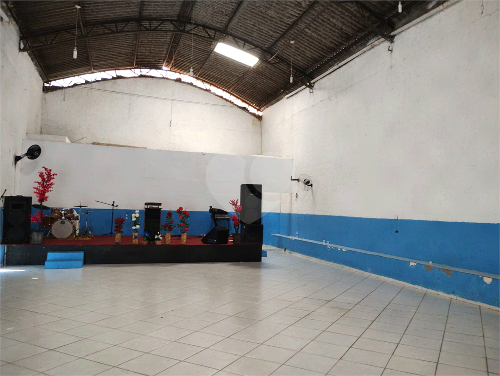Galpão 250m² à venda em Carapicuíba