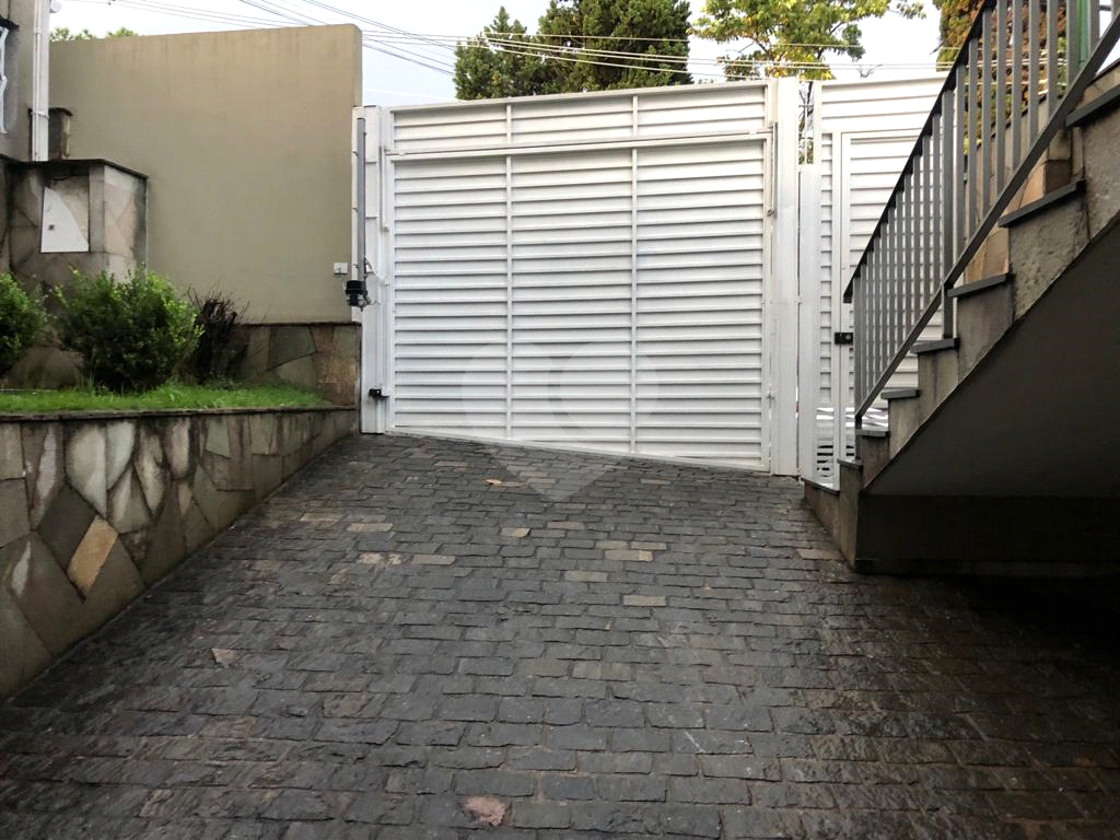 EXCELENTE SOBRADO REGIÃO DA CASA VERDE, SENDO 3 DORMITÓRIOS, 2 SUITES, 4 VAGAS DE GARAGEM COBERTAS. 