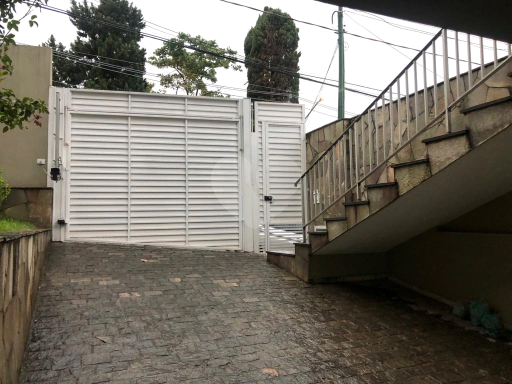 EXCELENTE SOBRADO REGIÃO DA CASA VERDE, SENDO 3 DORMITÓRIOS, 2 SUITES, 4 VAGAS DE GARAGEM COBERTAS. 