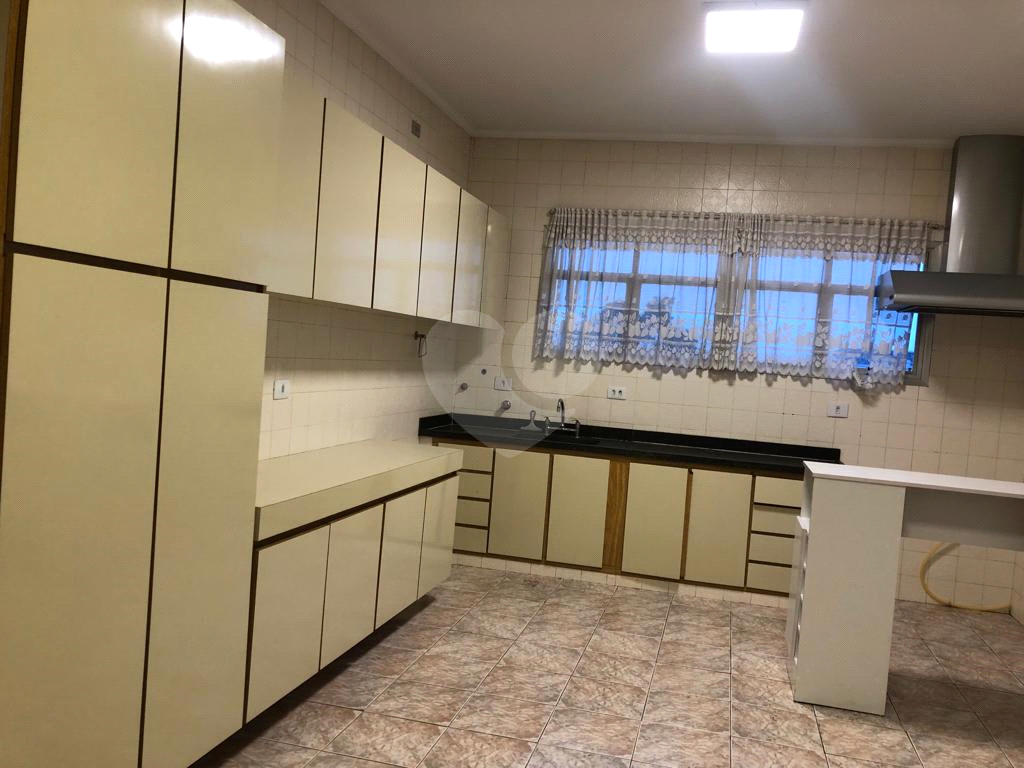 EXCELENTE SOBRADO REGIÃO DA CASA VERDE, SENDO 3 DORMITÓRIOS, 2 SUITES, 4 VAGAS DE GARAGEM COBERTAS. 