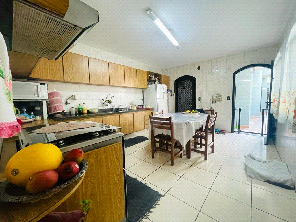 Sobrado 325 metros 4 dormitorios 2 suites 4 vagas -Vila Leonor/Vila Maria