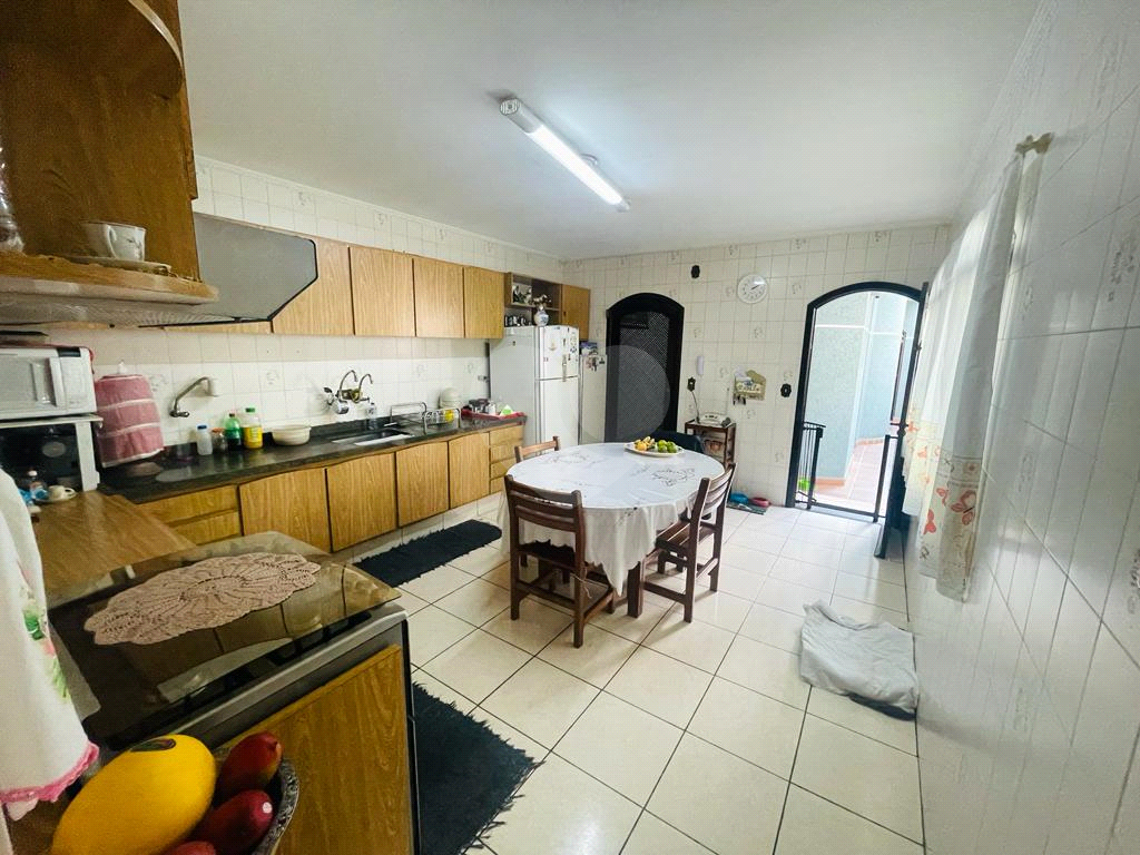 Sobrado 325 metros 4 dormitorios 2 suites 4 vagas -Vila Leonor/Vila Maria