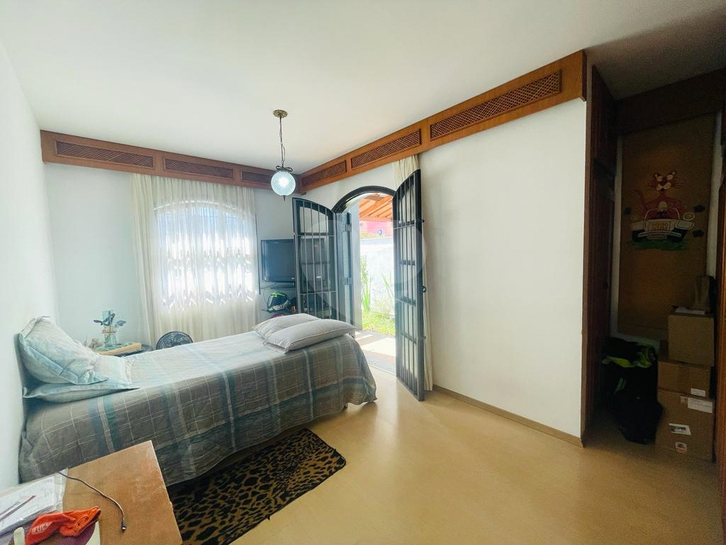 Sobrado 325 metros 4 dormitorios 2 suites 4 vagas -Vila Leonor/Vila Maria
