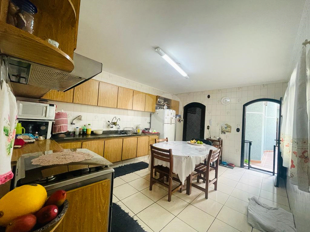 Sobrado 325 metros 4 dormitorios 2 suites 4 vagas -Vila Leonor/Vila Maria