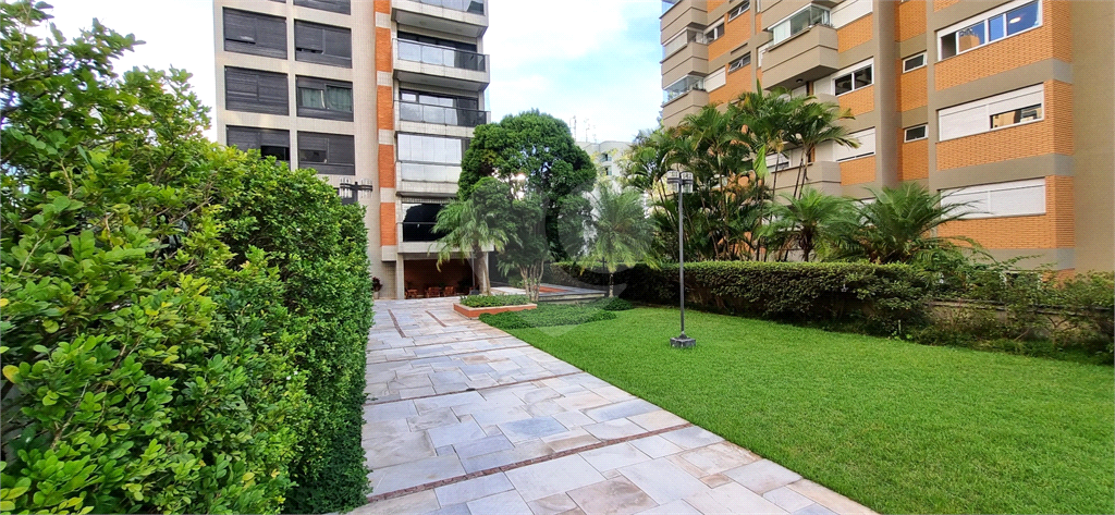 Apartamento Amplo em local nobre da Agua Fria. Um por andar, privacidade total. 240 metros com 4 quartos