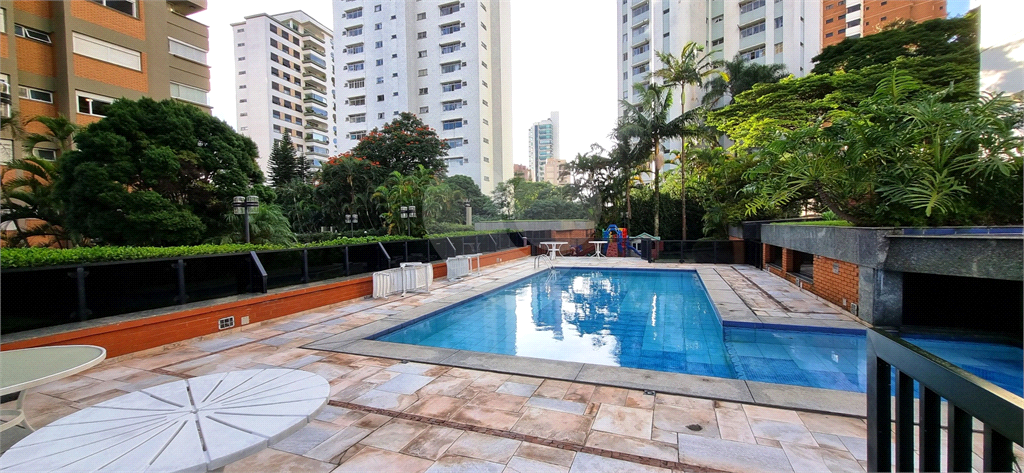 Apartamento Amplo em local nobre da Agua Fria. Um por andar, privacidade total. 240 metros com 4 quartos