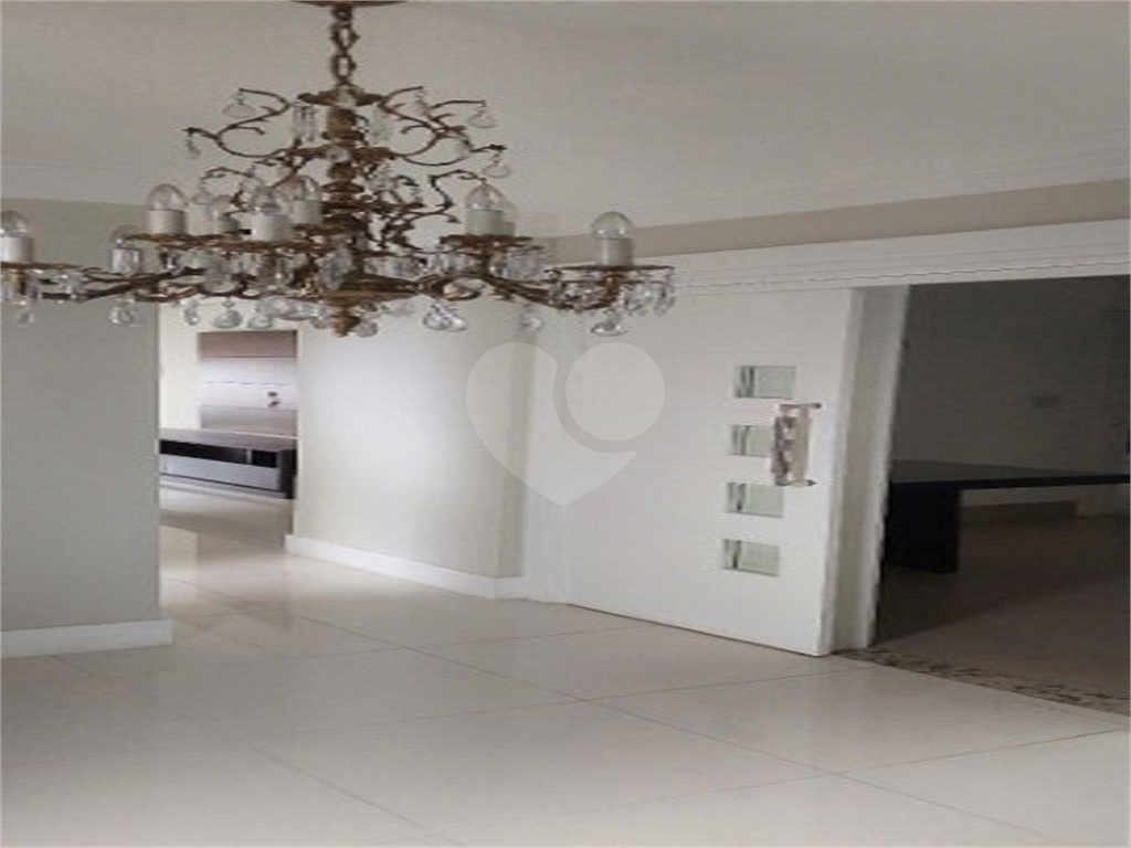 Apartamento Amplo em local nobre da Agua Fria. Um por andar, privacidade total. 240 metros com 4 quartos