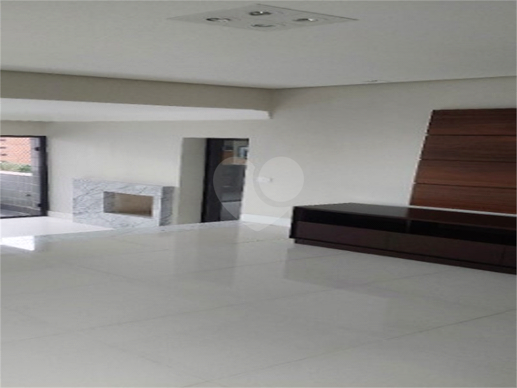 Apartamento Amplo em local nobre da Agua Fria. Um por andar, privacidade total. 240 metros com 4 quartos