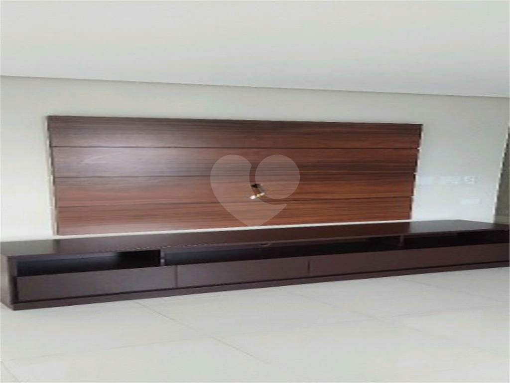 Apartamento Amplo em local nobre da Agua Fria. Um por andar, privacidade total. 240 metros com 4 quartos