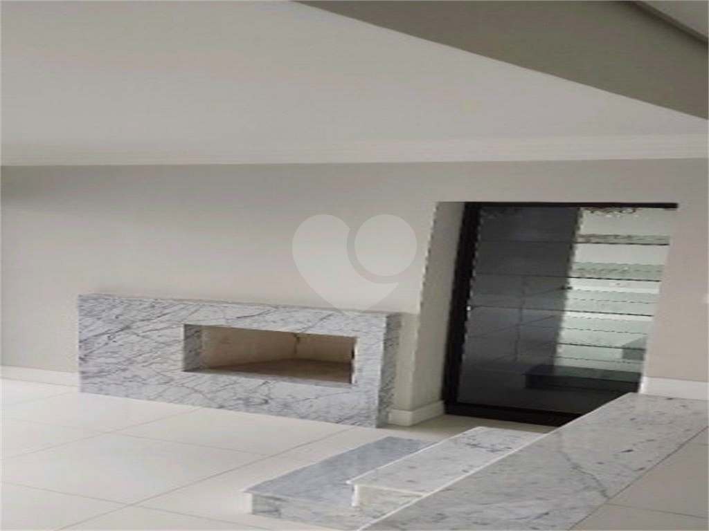 Apartamento Amplo em local nobre da Agua Fria. Um por andar, privacidade total. 240 metros com 4 quartos