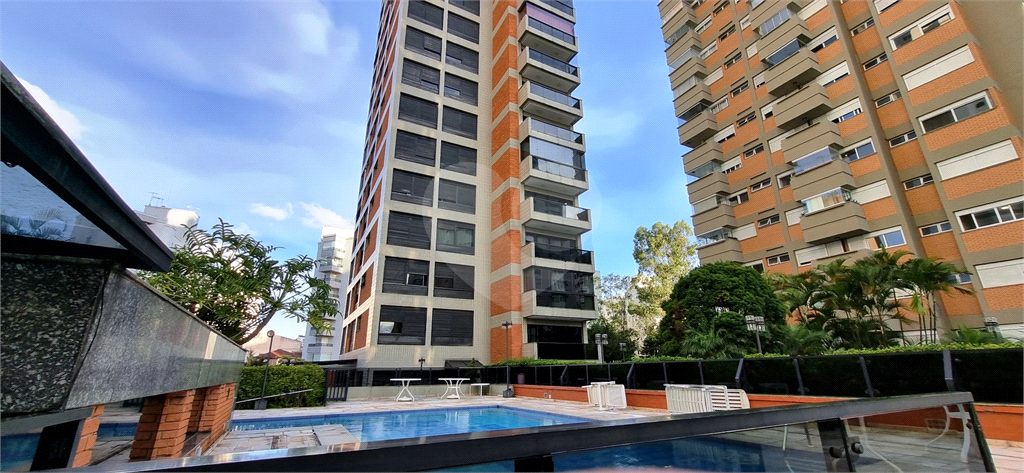 Apartamento Amplo em local nobre da Agua Fria. Um por andar, privacidade total. 240 metros com 4 quartos