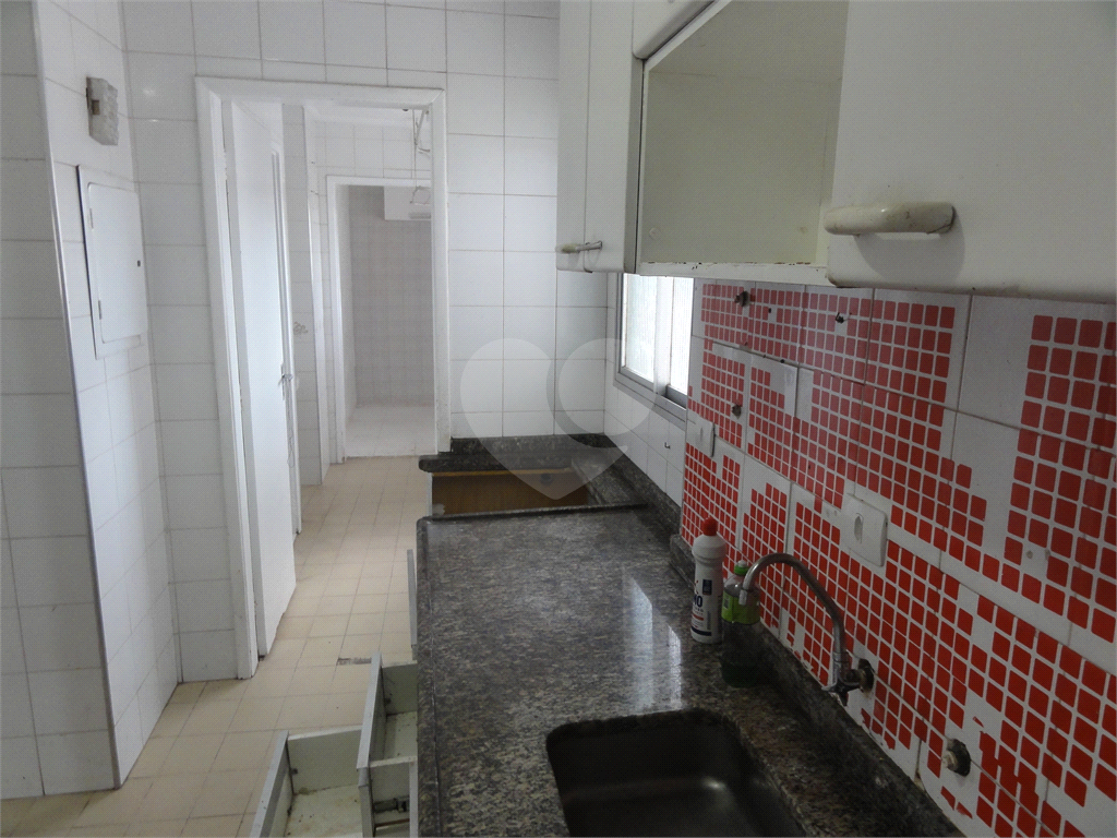 Apartamento à venda com 3 quartos, 105m² - Foto 13