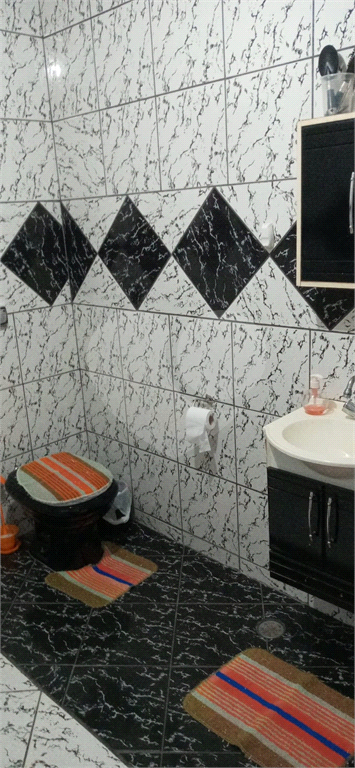 Sobrado a Venda com 275m² com 04 dormitorios, 01 suíte, 03 vagas, 03 salas, 03 banheiros