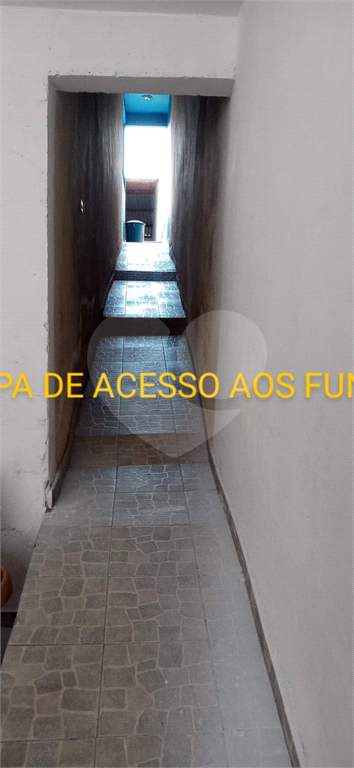 Sobrado a Venda com 275m² com 04 dormitorios, 01 suíte, 03 vagas, 03 salas, 03 banheiros