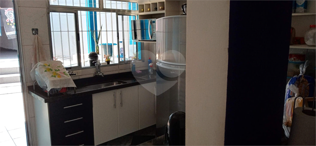 Sobrado a Venda com 275m² com 04 dormitorios, 01 suíte, 03 vagas, 03 salas, 03 banheiros