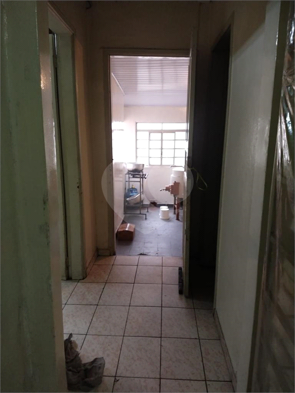Sobrado residencial ou comercial.