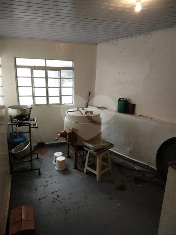Sobrado residencial ou comercial.