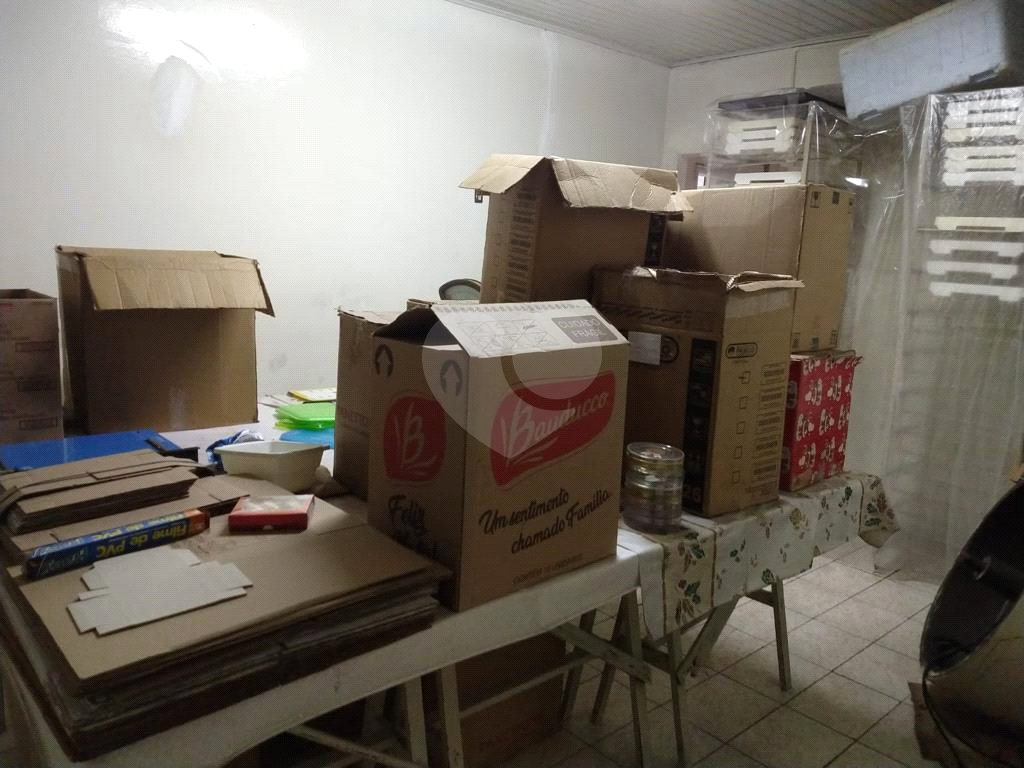 Sobrado residencial ou comercial.