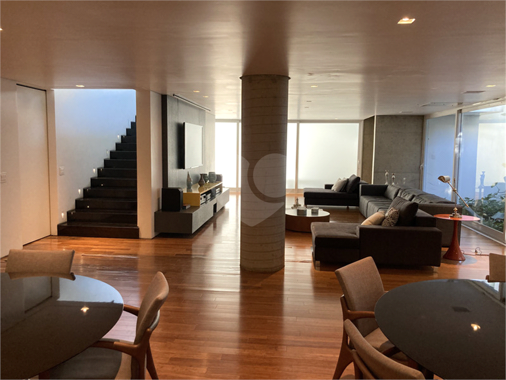 Casa de Condomínio à venda com 5 quartos, 600m² - Foto 3