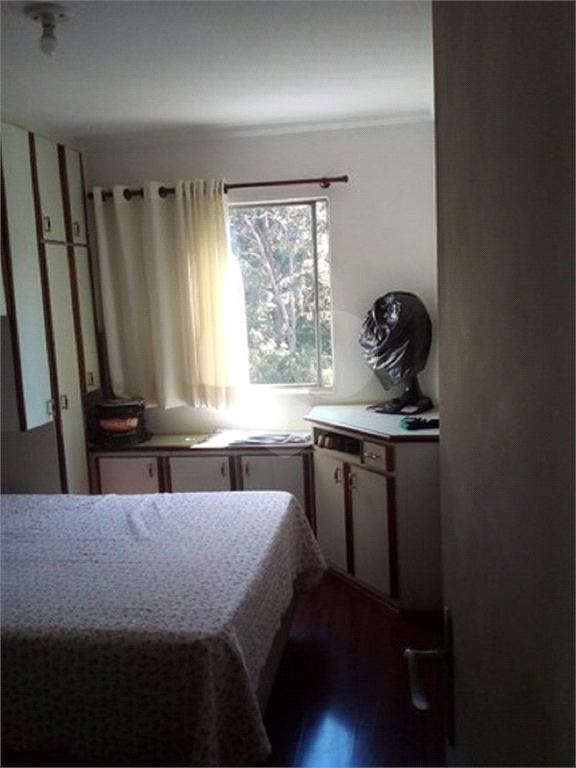 APARTAMENTO em PARQUE BRISTOL