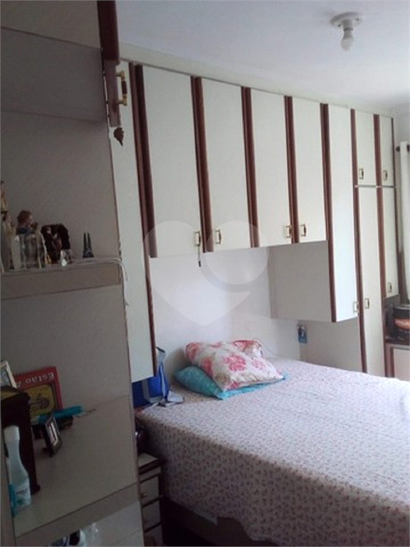 APARTAMENTO em PARQUE BRISTOL