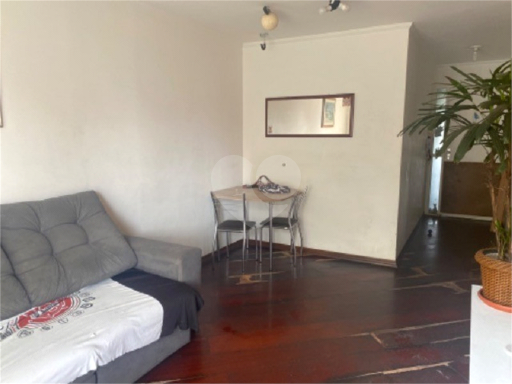 APARTAMENTO em PARQUE BRISTOL