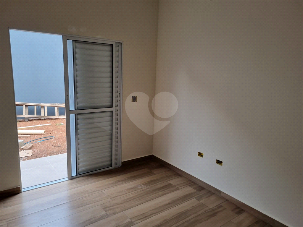 Casa à venda com 3 quartos, 90m² - Foto 11