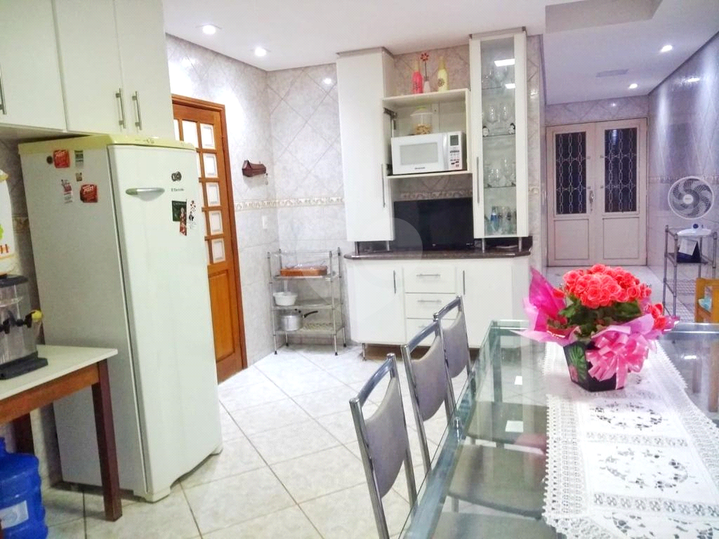 Casa à venda com 5 quartos, 245m² - Foto 2