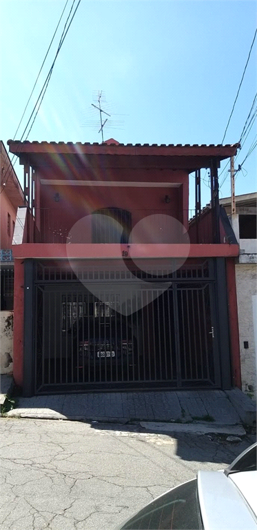 sobrado 4 quartos sala cozinha banheiro e duas vagas vila nivi