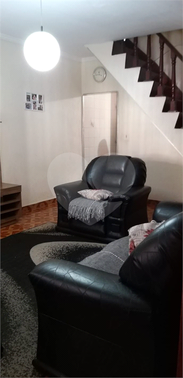 sobrado 4 quartos sala cozinha banheiro e duas vagas vila nivi